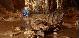 Comment les sociétés préhistoriques exploraient et aménageaient les grottes ?