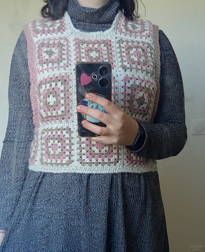 agnes sweater vest en blanc rose et marron clair