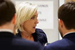 Inéligibilité de Marine Le Pen requise au procès des assistants parlementaires du FN : l’extrême droite dénonce un « acharnement », Didier Migaud rappelle « l’indépendance » de la justice