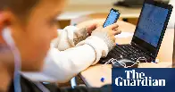 ‘It went nuts’: Thousands join UK parents calling for smartphone-free childhood