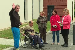 Pour bien vieillir à la campagne, un petit village crée une résidence autonome pour seniors : "c'est une autre vie"