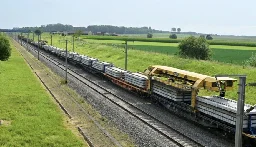 Un train-usine géant à l’œuvre pour renouveler la ligne à grande vitesse « Bruxelles-France »