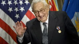 L'ancien secrétaire d'Etat américain Henry Kissinger, figure de la guerre froide, est mort à l'âge de 100 ans