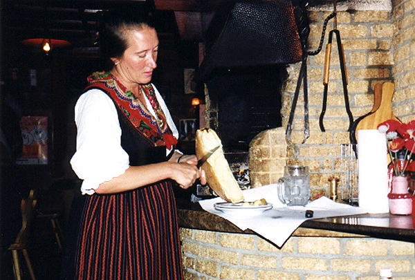 Raclette ou raclonette ? Le duel des plats et des mots