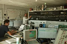 Métier de l'ombre - Dans les coulisses de la SNCF avec ces aiguilleurs qui tissent la circulation des trains depuis Chartres