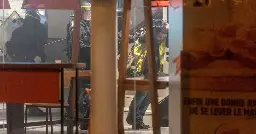 Violences policières contre des gilets jaunes dans un Burger King :  les CRS mis en cause soutenus sans relâche par leur hiérarchie