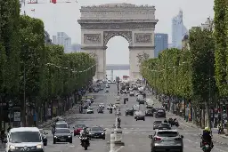 SUV et 4 × 4 : la Ville de Paris va organiser un vote sur un tarif de stationnement plus élevé