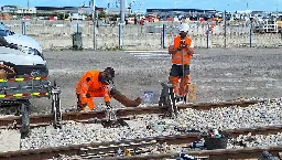 SNCF Réseau au cœur du chantier de l'autoroute ferroviaire à Cherbourg-en-Cotentin  - France Bleu