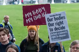 En Angleterre et au Pays de Galles, des « zones tampons » vont être mises en place autour des cliniques d’avortement