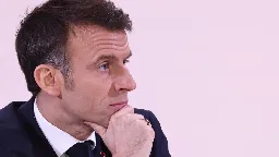 «&nbsp;On va arrêter de faire des lois&nbsp;»&nbsp;: Emmanuel Macron cherche-t-il à contourner le Parlement&nbsp;?